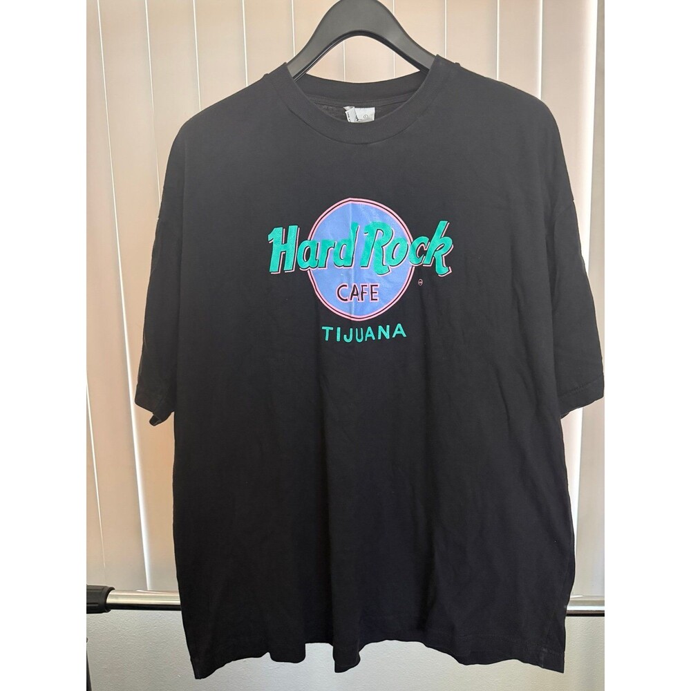 Vintage 90’s Men’s Hard Rock Cafe “Tijuana” Black Souvenir T-Shirt Size Large